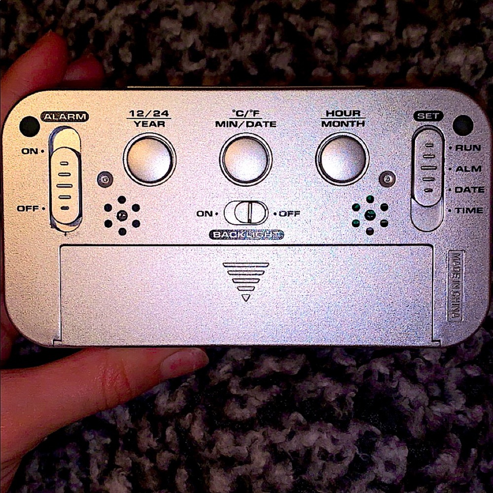 ALARM CLOCK - Picture 3 of 4